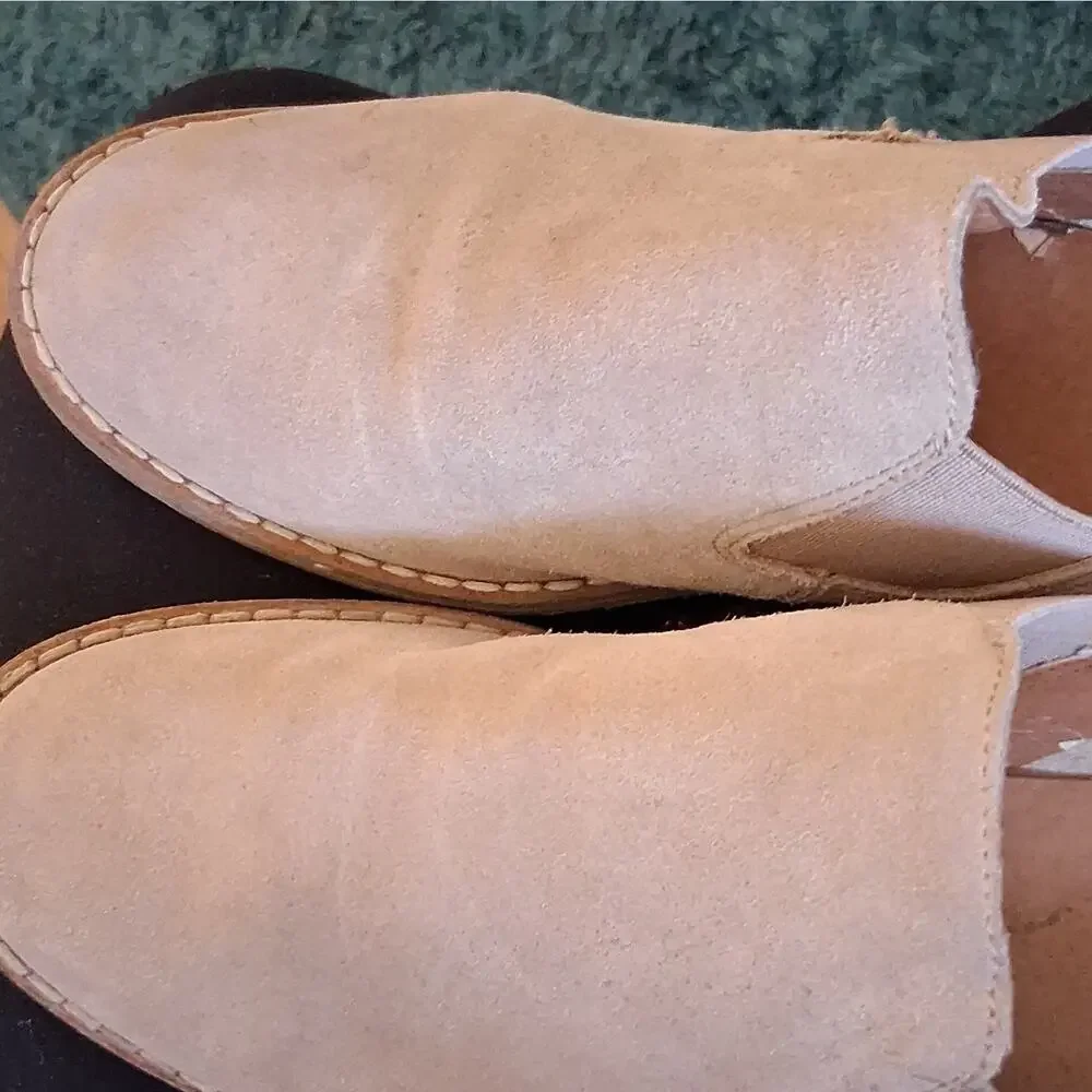 Crown Vintage Women's Beige Suede Slip-On Loafers Round Toe Elastic Gore 7.5
